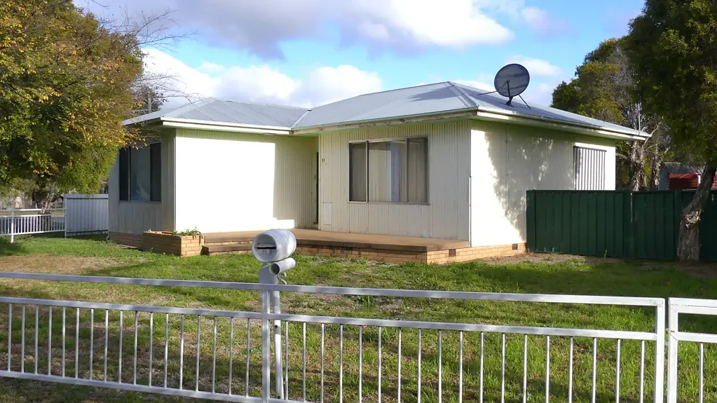 31 Gillendoon St, Warren, NSW 2824