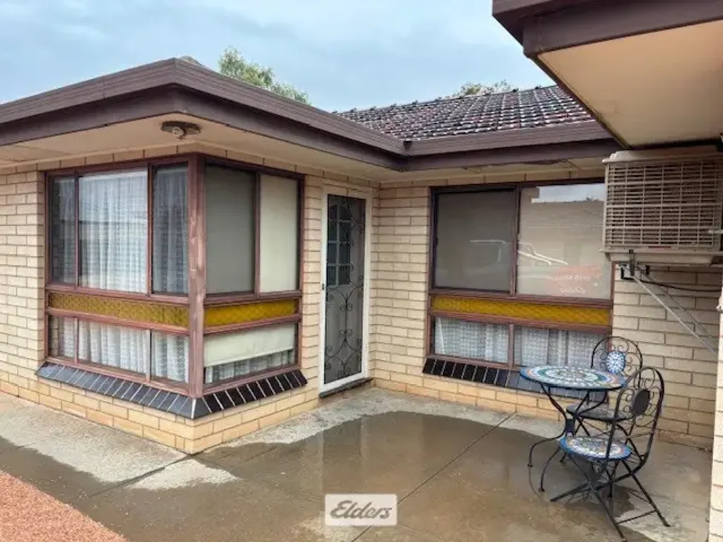 Neat 2 Bedroom Unit