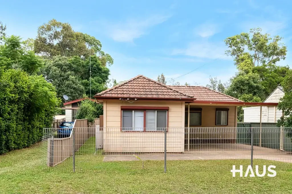 Spacious Family Living - Walk to Schofields Station, Shops & Schools