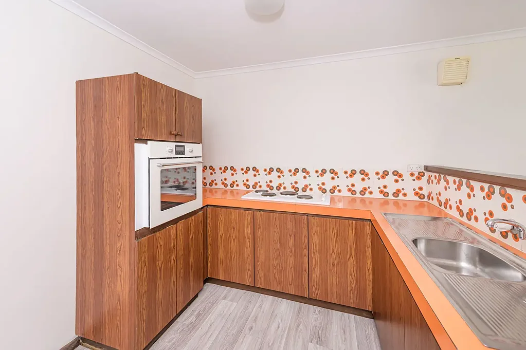 2 BEDROOM UNFURNISHED UNIT
