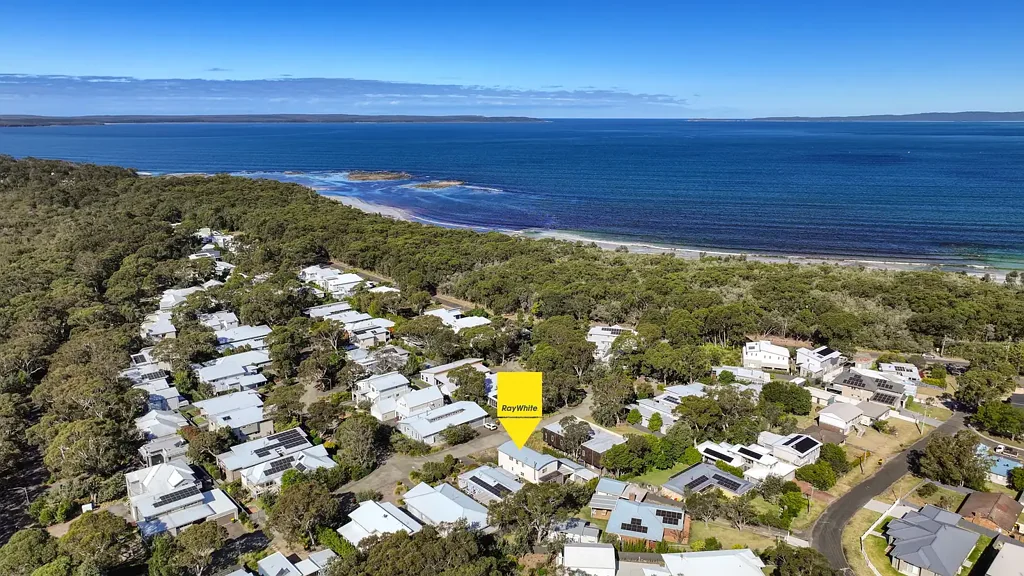 Callala Beach 4 Bedroom Spacious, Ideal Coastal Investment