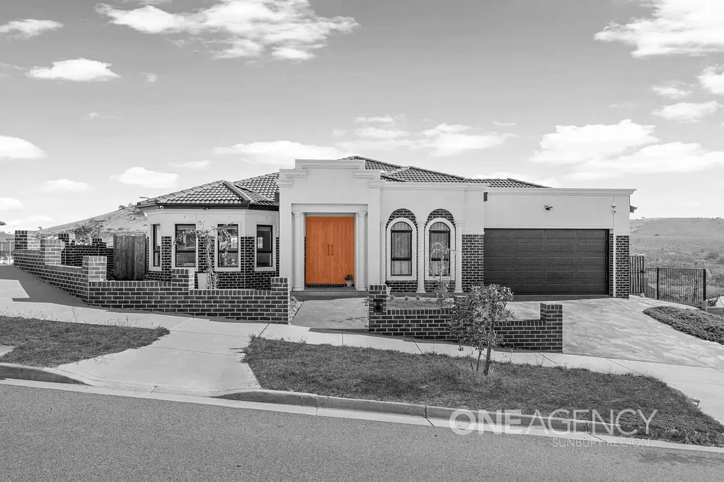 64 Retreat Crescent, Sunbury, VIC 3429