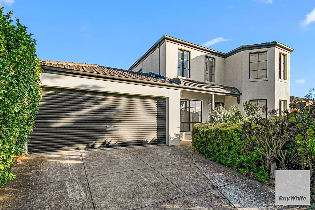 4 Bedroom Home Plus Pool