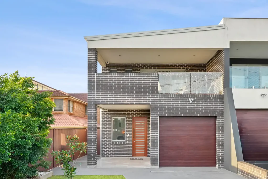 1 Cardigan Road, Greenacre, NSW 2190