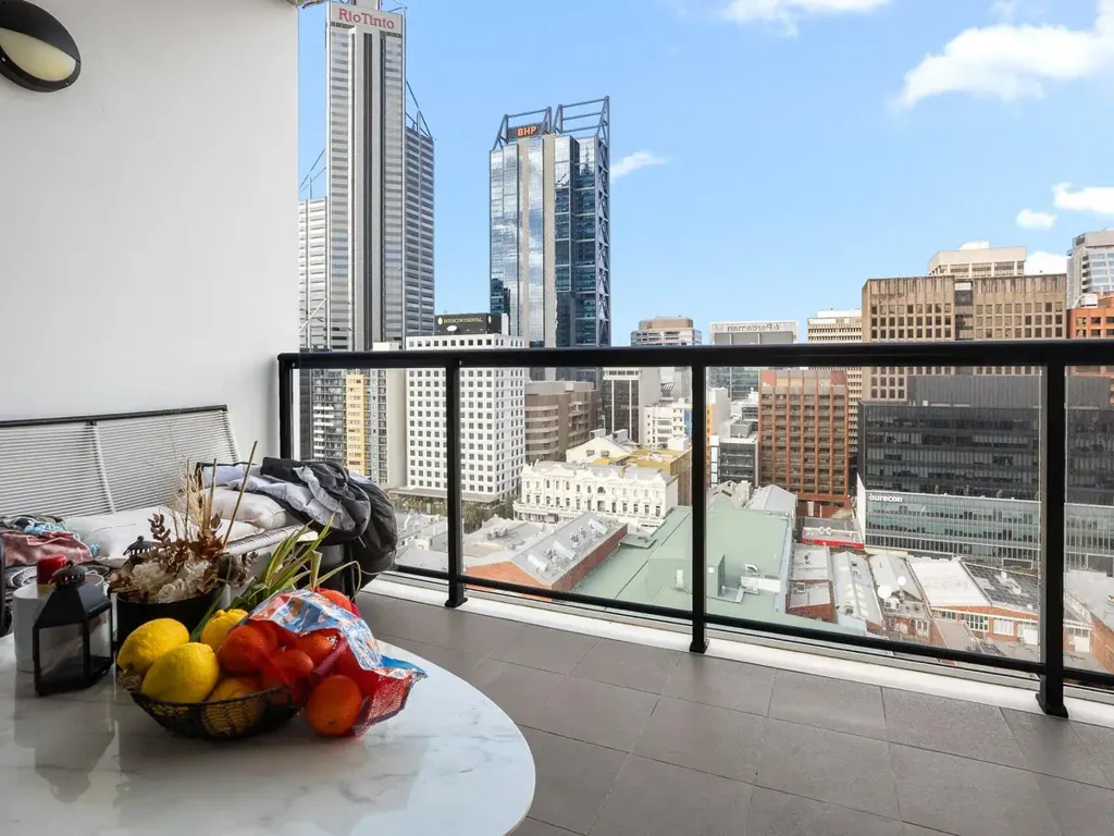 Perth 1 Bedroom NEW TO MARKET !