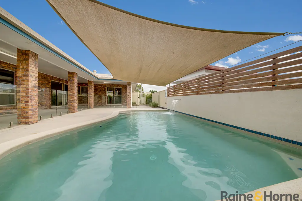 9 Bangalow Close, Clinton, QLD 4680