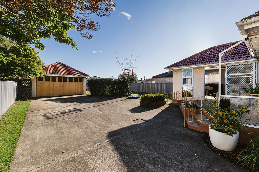 Taradale 3غرفة نوم Opportunity Awaits On A Generous Freehold Section