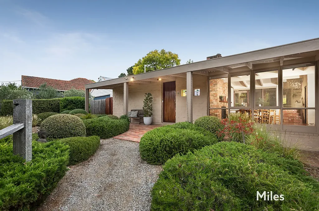 30 Gilbert Road, Ivanhoe, VIC 3079