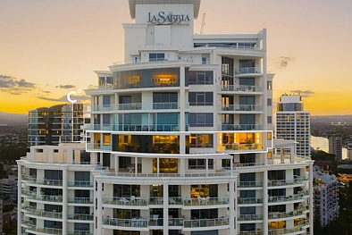 Surfers Paradise 3房  'La Sabbia' Sub-Penthouse: First-Class Luxury, Views and Lifestyle by the Beach