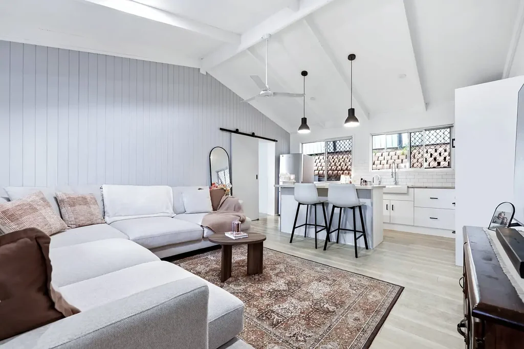 Holmview 3房 乡村魅力邂逅现代生活 Country Charm Meets Modern Living