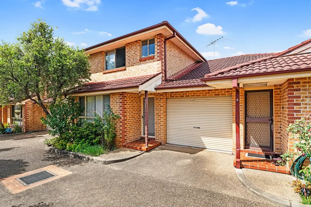 Fairfield Heights 3બેડરૂમ Spacious Townhouse