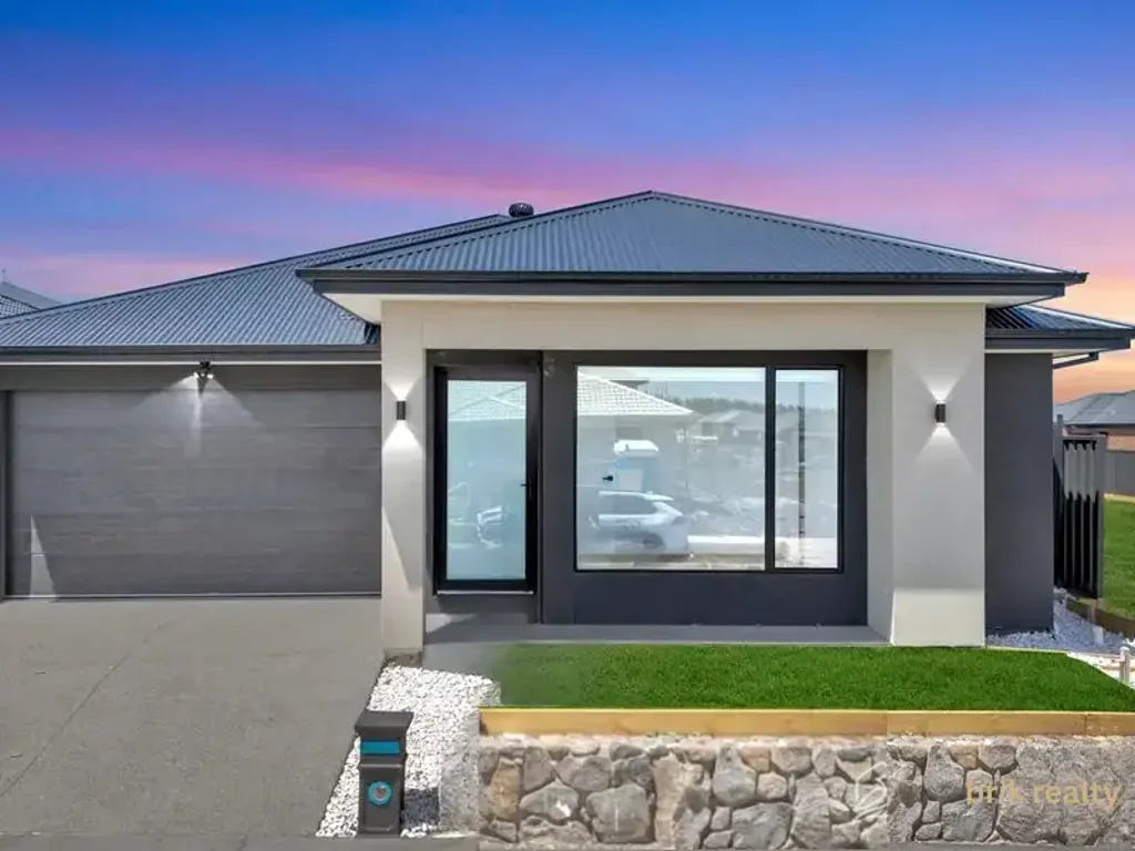 Brand New -4 Bedrooms !