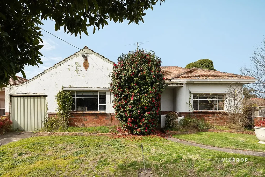 Northcote 4 Bedroom Rare Development Potential in a Prime Position