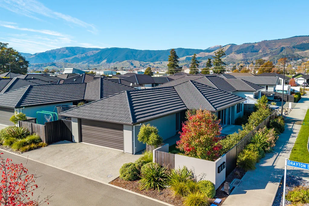 Richmond 2房  Reserve Outlook, Easy-Care Living