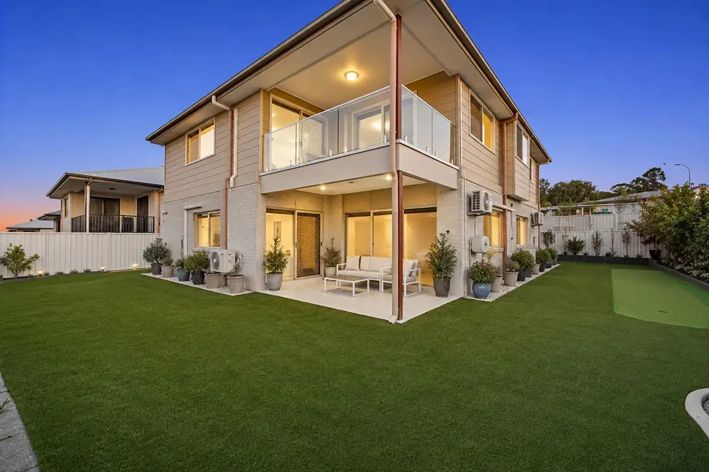 Spring Mountain 5 Bedroom Elevated Family Living with Stunning Views!!!