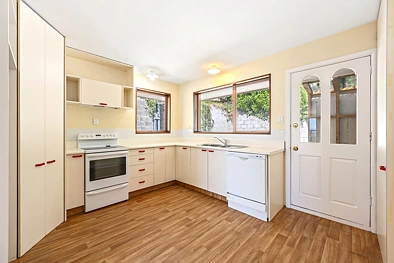 Mount Pleasant Home With Spectacular Views For a 6 Month Tenancy!