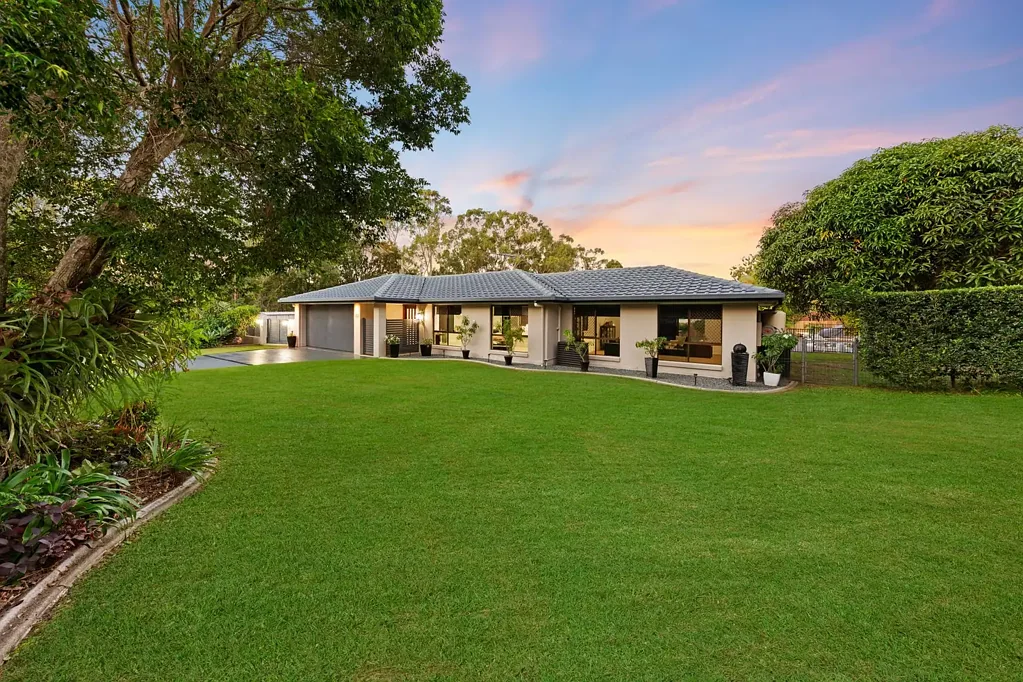 Thornlands 4房  Modern Family Oasis on a Sprawling 2050m² Block