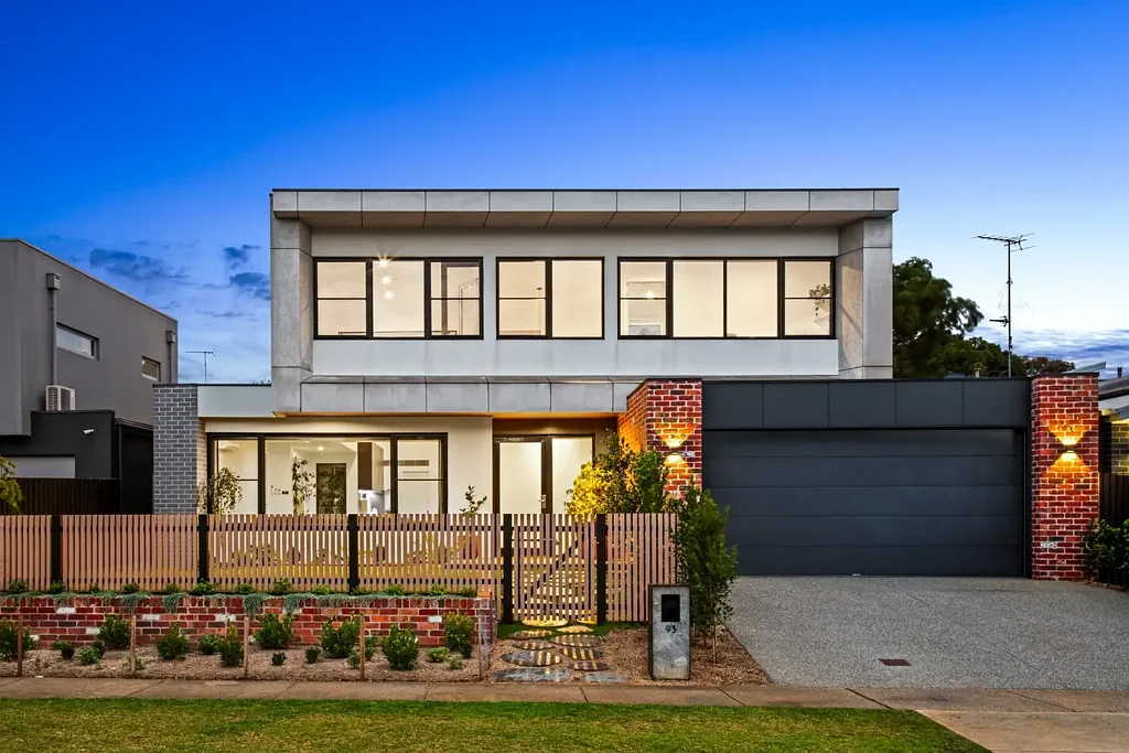 Torquay 4chambre Parkside living, built to impress