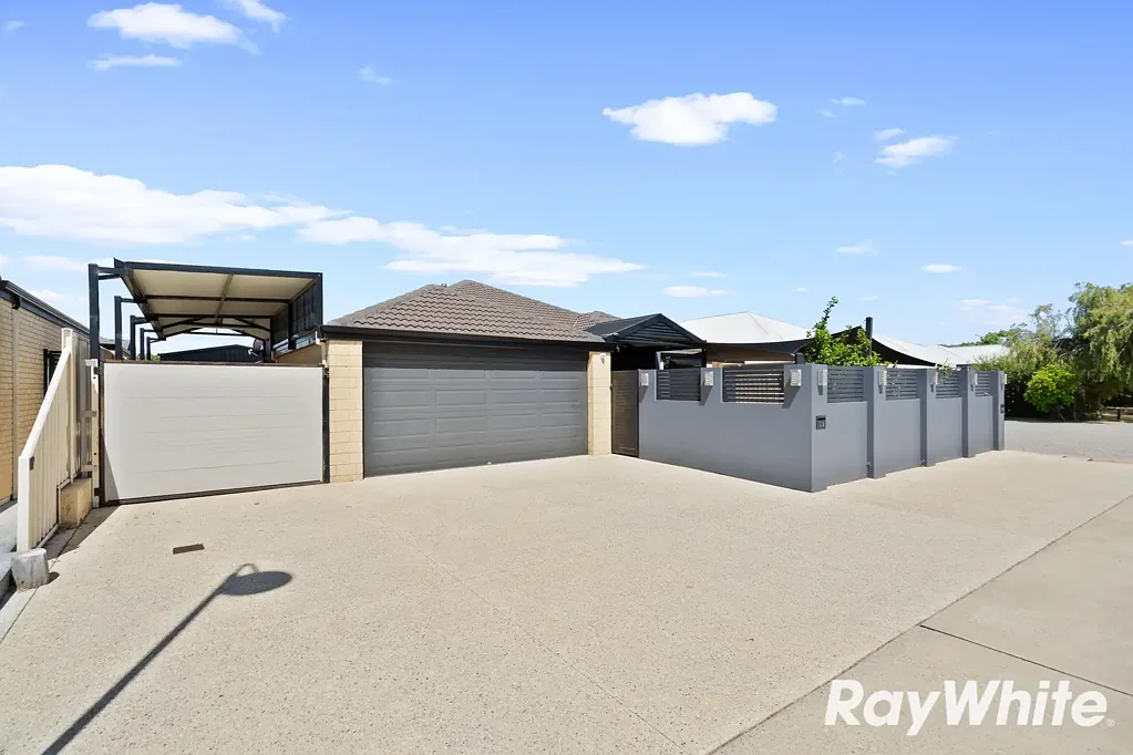 56 Badgerup Avenue, Lakelands, WA 6180