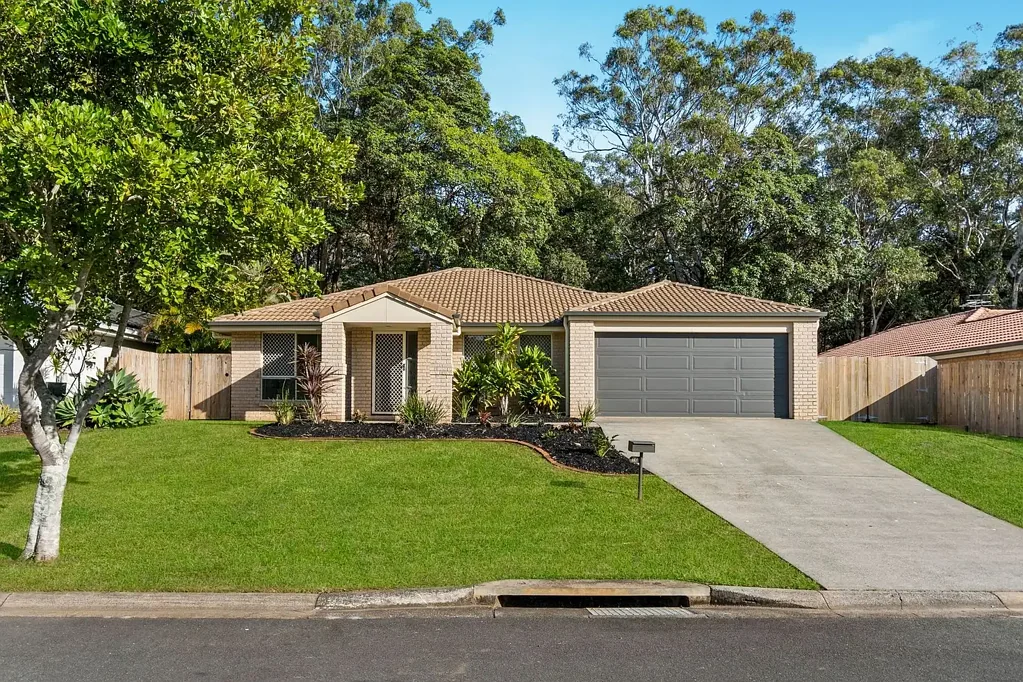 Perfect Family Upgrade incl Side Access in Peaceful Pocket