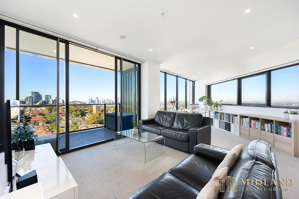 St Leonards 3房  Sophisticated Harbour Bridge Views & Resort-Style Living at St Leonards Square by Mirvac