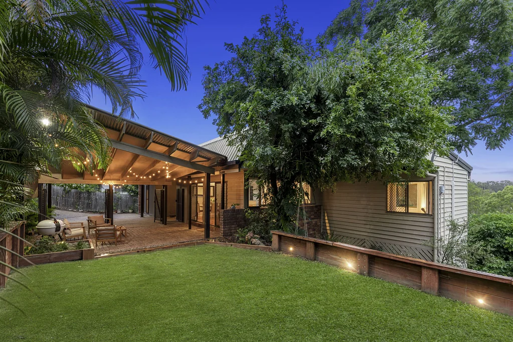 89 Hawken Drive, St Lucia, QLD 4067