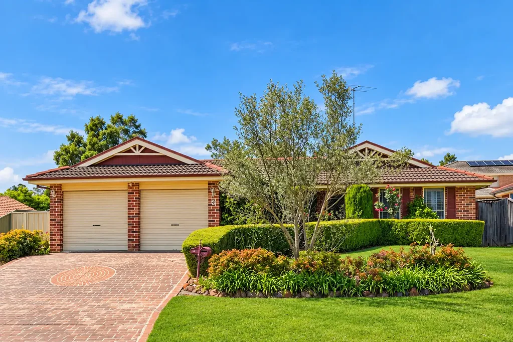 Quakers Hill 4침실 LIGHT-FILLED SINGLE-LEVEL FAMILY HOME WITH MULTIPLE LIVING AREAS