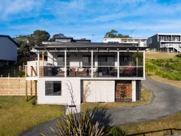 18 Beach Crescent, Greens Beach