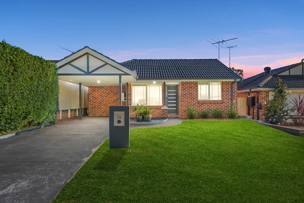 35 Harwood Circuit, Glenmore Park, NSW 2745