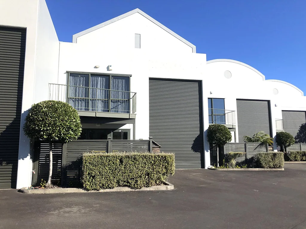 Rosedale  Live, work, thrive – office/warehouse