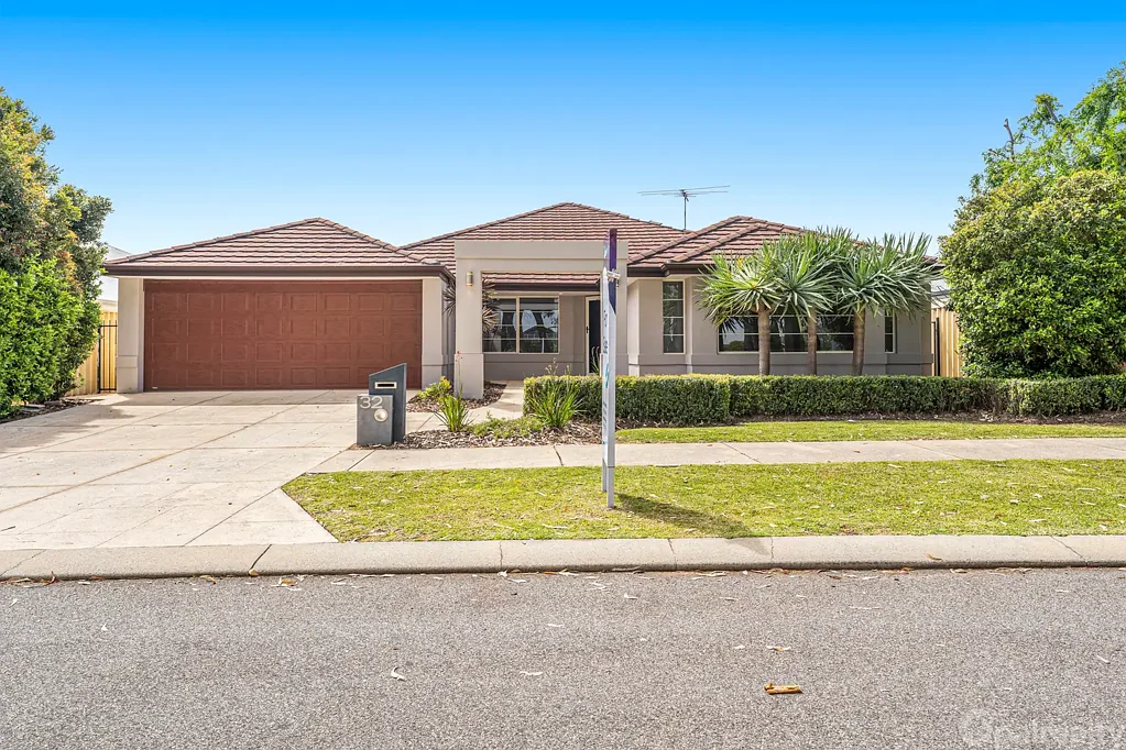 32 Arrowwood Loop, Secret Harbour, WA 6173