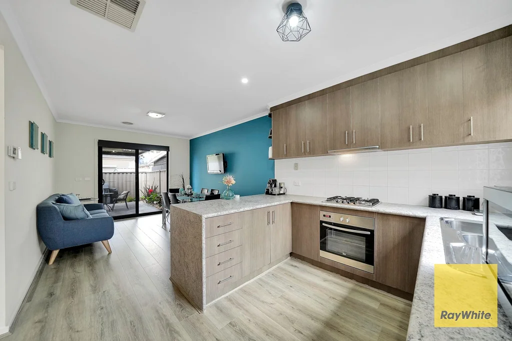 1/3 Manny Paul Circuit, Burnside Heights, VIC 3023