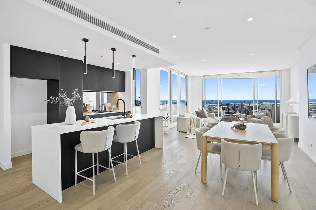 Wollongong 3Moenga Executive oasis with views and amenities