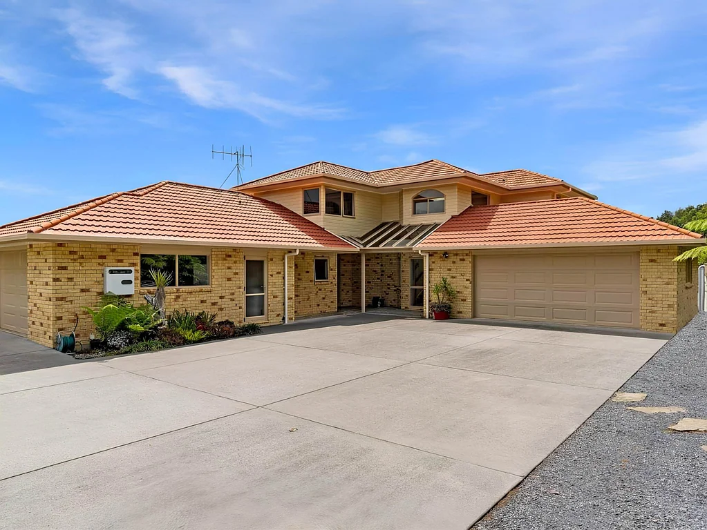 Spacious Family Home in Secure Gated Community