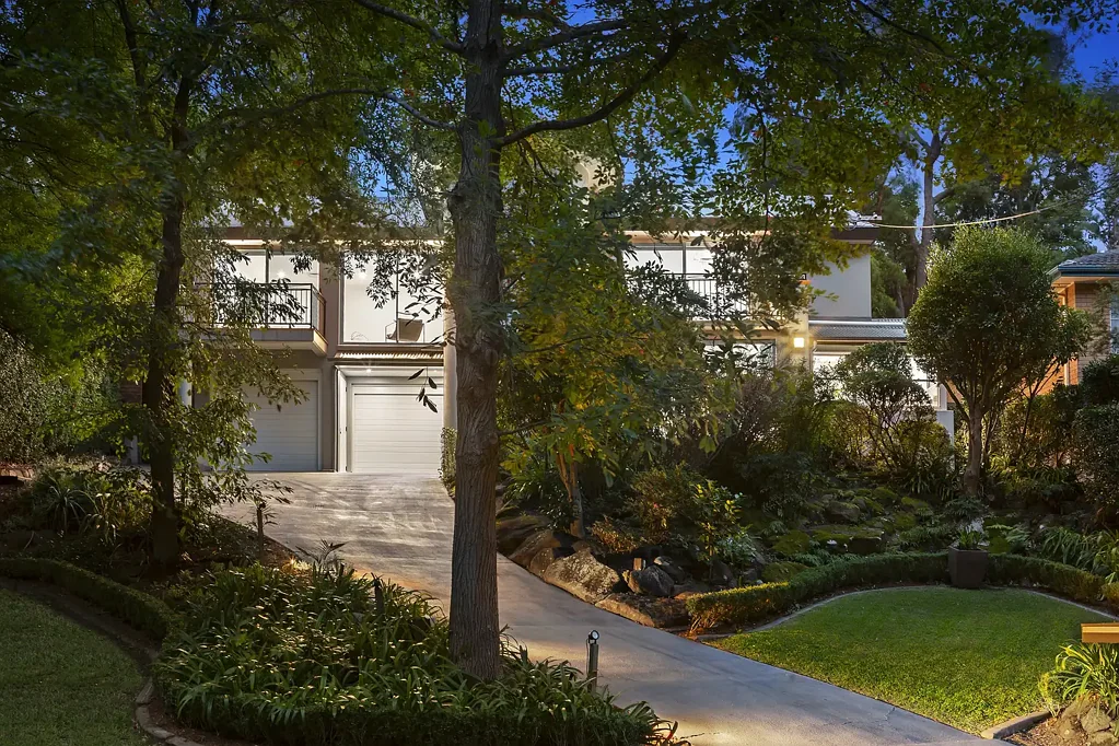 New Lambton Heights 7Kwarto Luxury Home with House & Garden Pedigree, Fronts Blackbutt Reserve