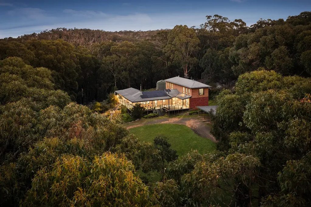 Benloch 5 Slaapkamer Forest Sanctuary on 29 Acres - Where Every Day Feels Like a Retreat
