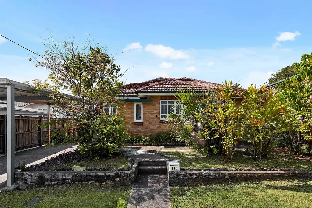 Wavell Heights 3部屋 Invest, Renovate or Rebuild - 744m² in Brisbane's Golden Suburbs