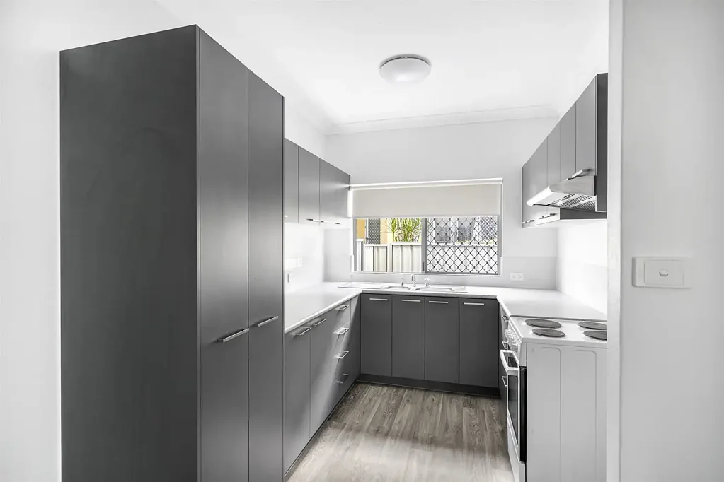 Earlville 2कमरा Spacious Ground Floor Living with Private Courtyard!