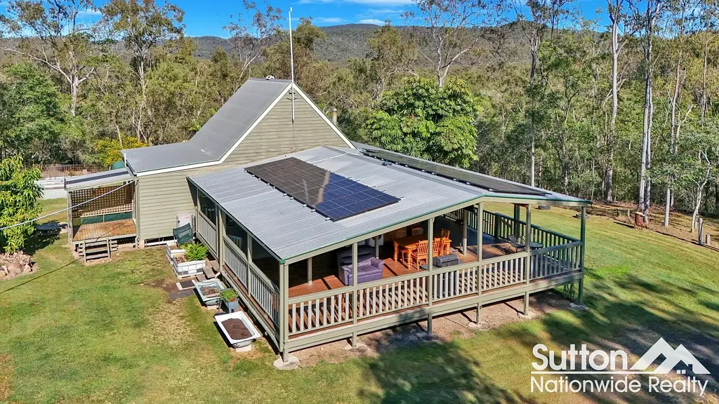 Horse Camp 2कमरा Charming Timber Cottage on 10.02ha - Offers Above $670,000