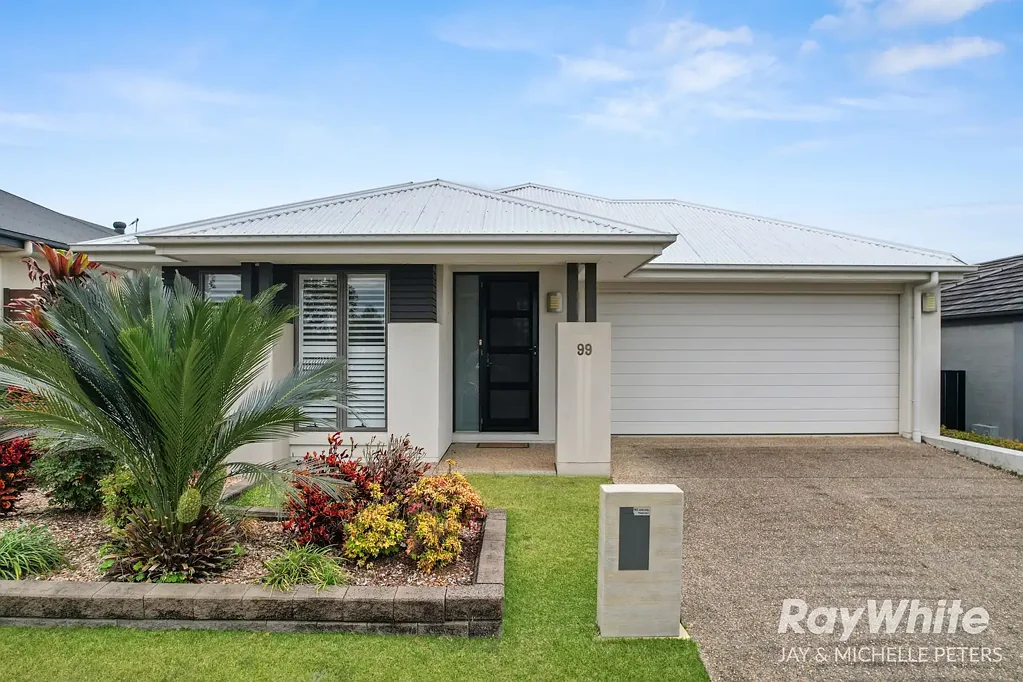 North Lakes 4 Bedroom Club North Hot Stock Alert!
