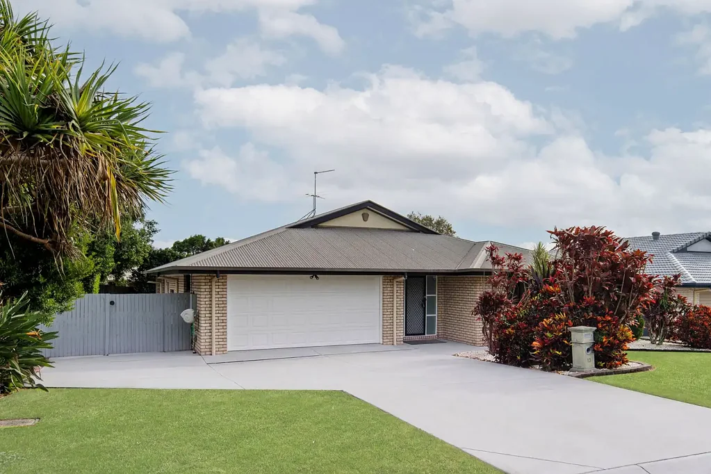 Victoria Point 4Moenga Spacious Family Living with Exceptional Side Access & Shed on 700m²