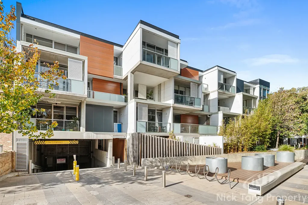 Funky Inner City Pad - ONE BEDROOM PLUS STUDY