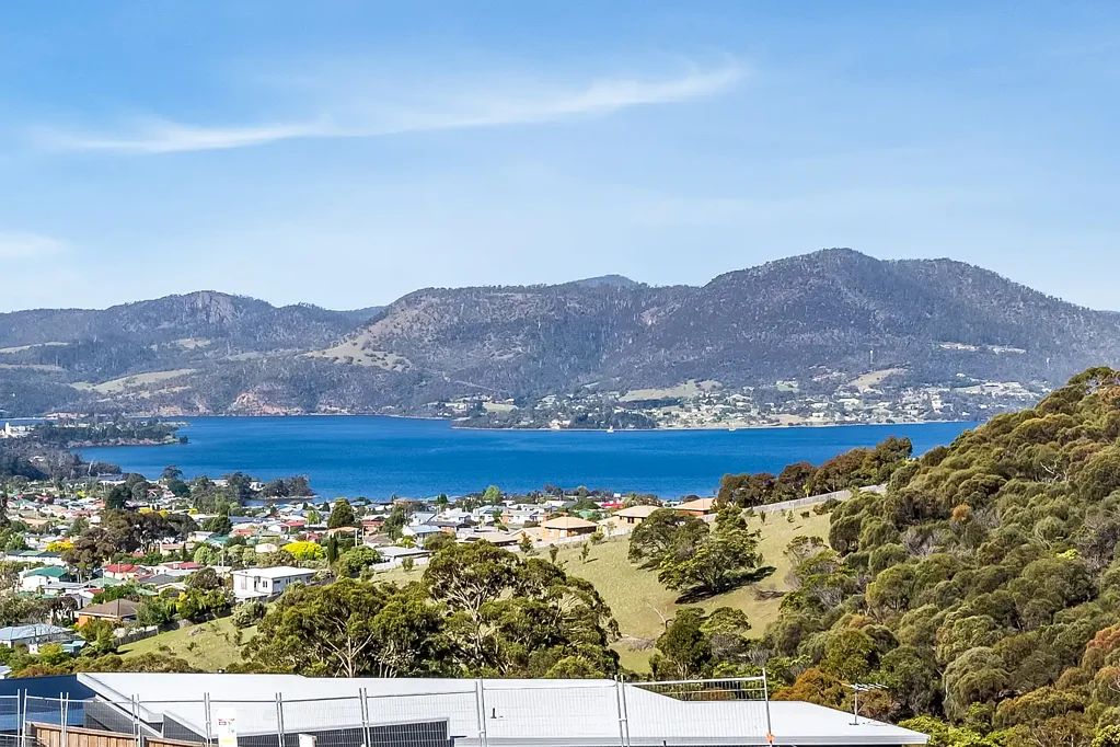 42 Wallcrest Road, Berriedale, TAS 7011