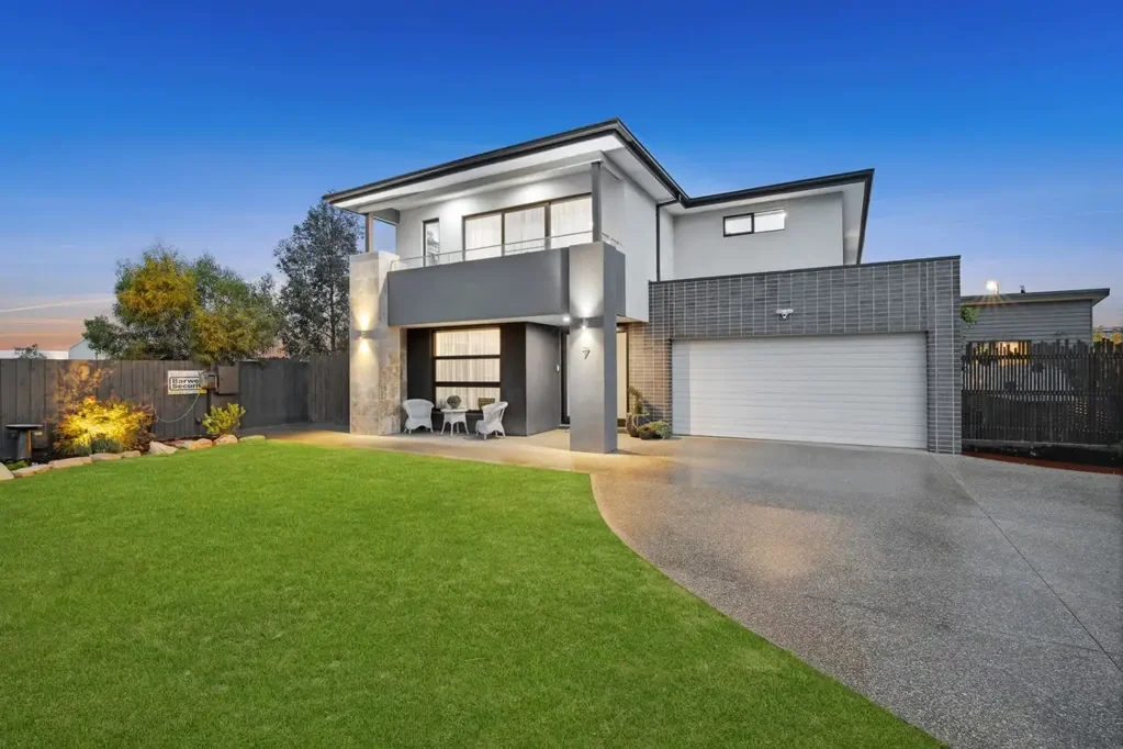 Bellbrae 5Zimmer DISCOVER THE ESSENCE OF FAMILY BLISS IN THE GROSSMAN'S RIDGE ESTATE!!