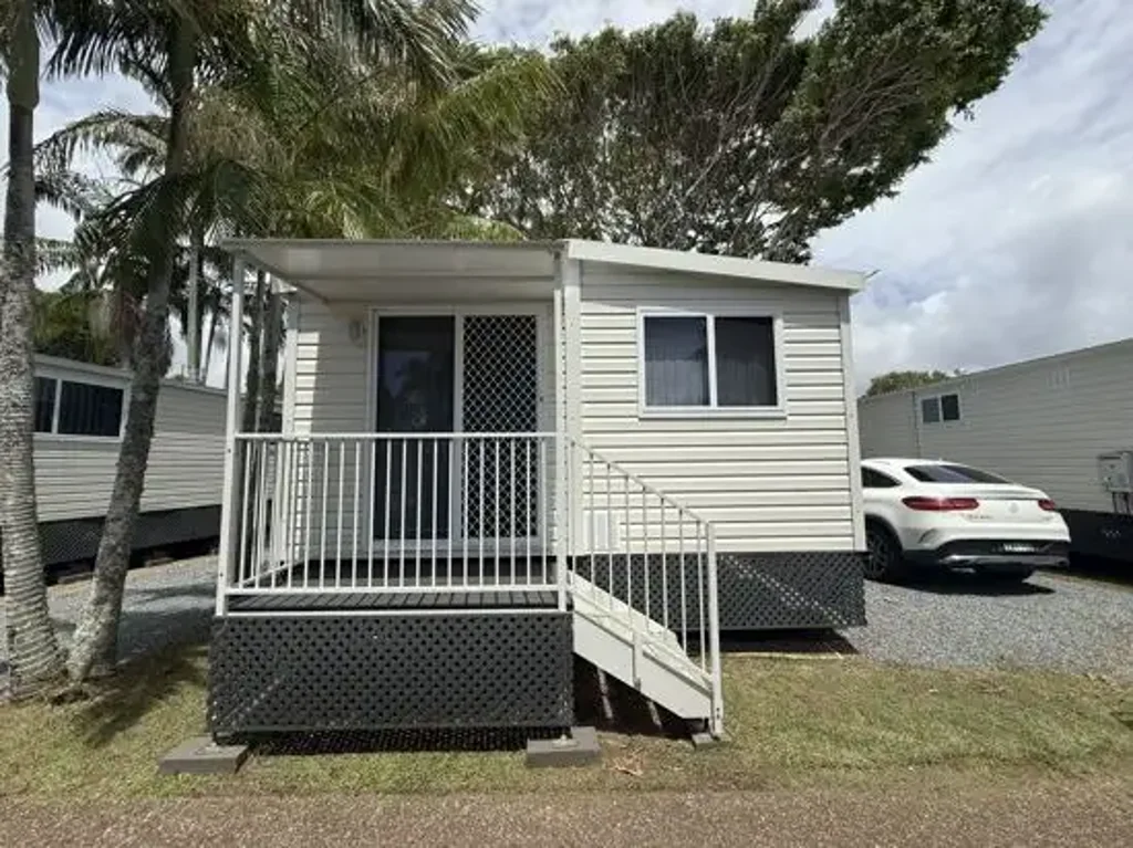 Great Value - Furnished - Like New Riverfront - Site 142
