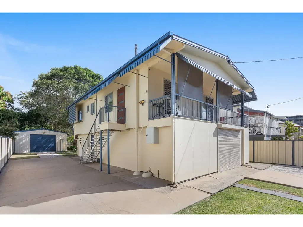 92 West Street, The Range, QLD 4700