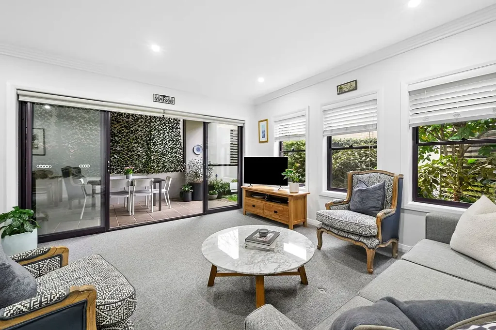 Forestville 2Moenga Stylish Modern Ground Floor Apartment