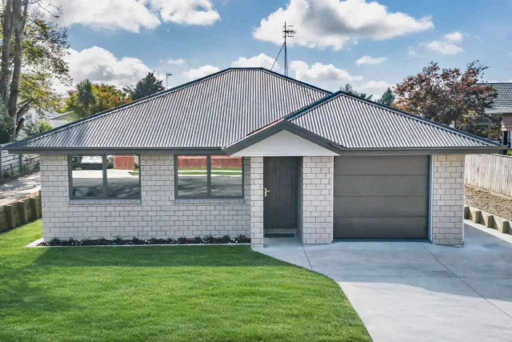 Levin 3房  Modern Brick Near-New Home