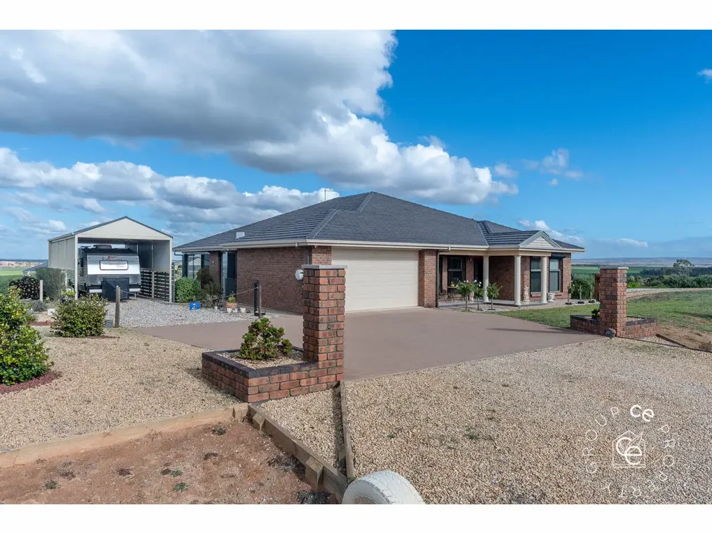 Mannum 5Zimmer Showcase home complimented by its surrounds and outlook