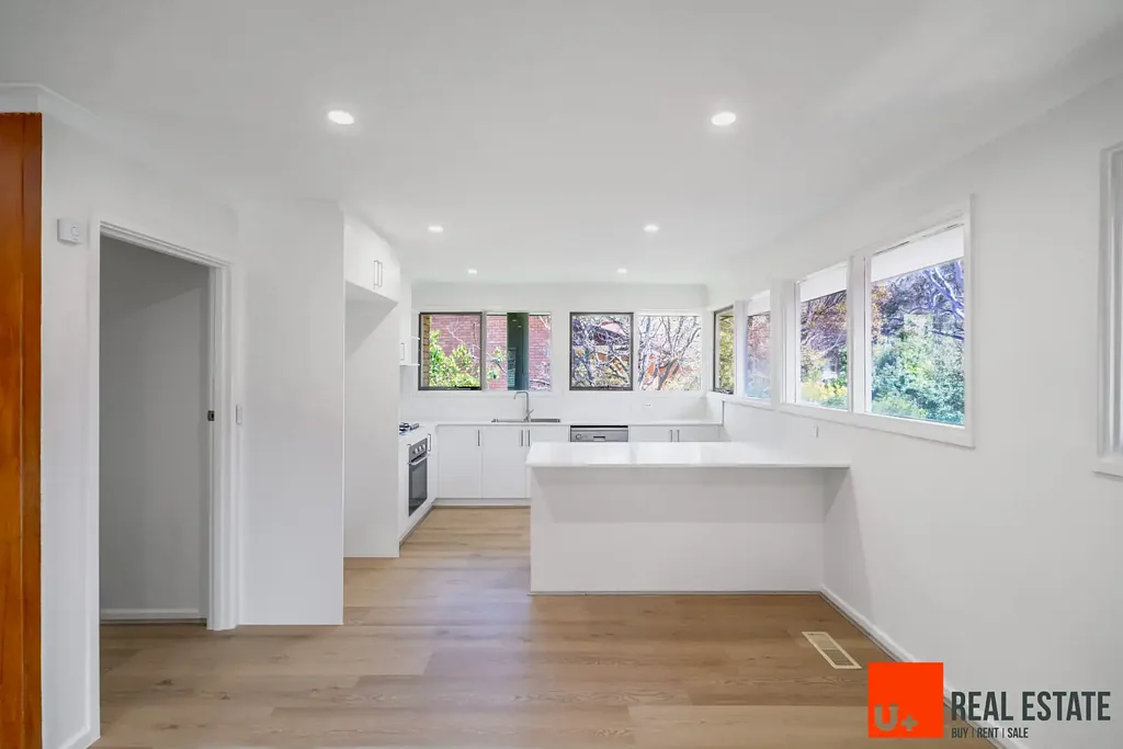 Newly Renovated Two Storey House in Cook